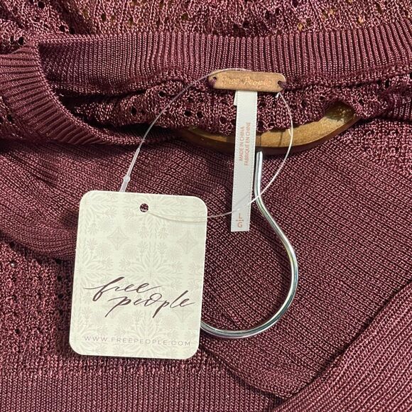 Free People Shirt Womens Large NWT Open Knit H2O Crew Cropped Raw Garnet - Picture 11 of 13